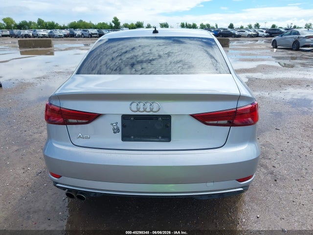 Продажа на аукционе авто 2019 Audi A3 40 Premium, vin: WAUAUGFF9K1011148, номер лота: 45298348