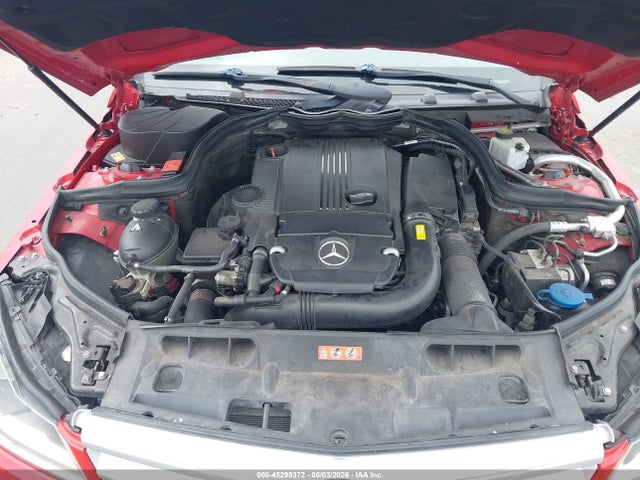 2013 Mercedes-benz C 250 მანქანა იყიდება აუქციონზე, vin: WDDGJ4HB2DG063371, აუქციონის ნომერი: 45298372
