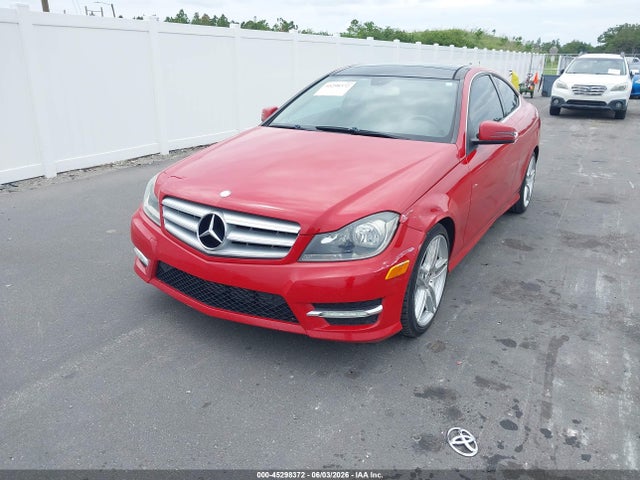 2013 Mercedes-benz C 250 მანქანა იყიდება აუქციონზე, vin: WDDGJ4HB2DG063371, აუქციონის ნომერი: 45298372
