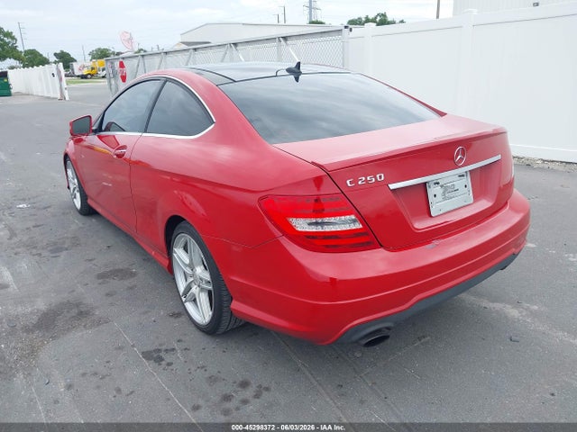 2013 Mercedes-benz C 250 მანქანა იყიდება აუქციონზე, vin: WDDGJ4HB2DG063371, აუქციონის ნომერი: 45298372