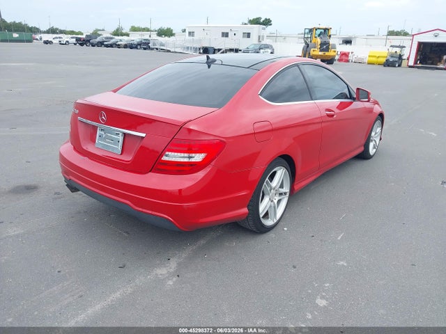 2013 Mercedes-benz C 250 მანქანა იყიდება აუქციონზე, vin: WDDGJ4HB2DG063371, აუქციონის ნომერი: 45298372