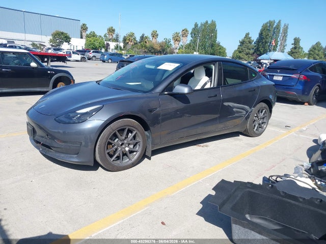 Tesla Model 3 Rear-wheel Drive 2022 5YJ3E1EAXNF125599 Image 2