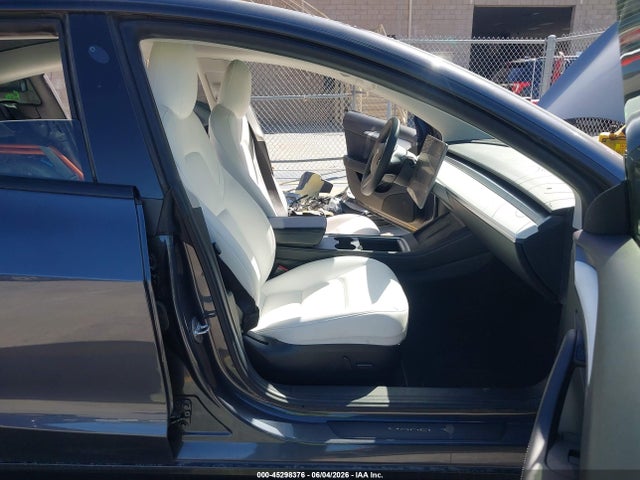 Tesla Model 3 Rear-wheel Drive 2022 5YJ3E1EAXNF125599 Image 5