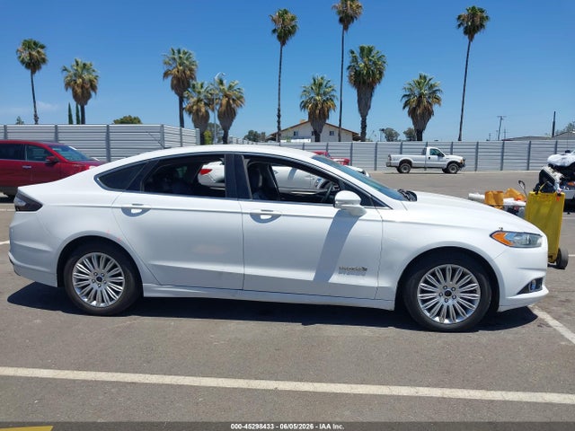 2014 Ford Fusion Hybrid Se მანქანა იყიდება აუქციონზე, vin: 3FA6P0LU5ER379823, აუქციონის ნომერი: 45298433