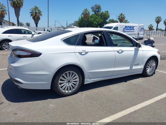 2014 Ford Fusion Hybrid Se მანქანა იყიდება აუქციონზე, vin: 3FA6P0LU5ER379823, აუქციონის ნომერი: 45298433