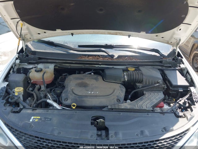 45298533 :رقم المزاد ، 2C4RC1BG8KR537433 vin ، 2019 Chrysler Pacifica Touring L مزاد بيع