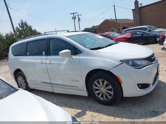 45298533 :رقم المزاد ، 2C4RC1BG8KR537433 vin ، 2019 Chrysler Pacifica Touring L مزاد بيع