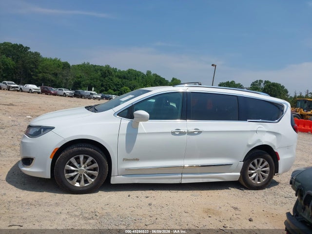 45298533 :رقم المزاد ، 2C4RC1BG8KR537433 vin ، 2019 Chrysler Pacifica Touring L مزاد بيع