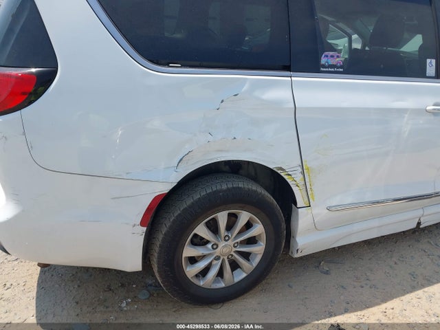 45298533 :رقم المزاد ، 2C4RC1BG8KR537433 vin ، 2019 Chrysler Pacifica Touring L مزاد بيع