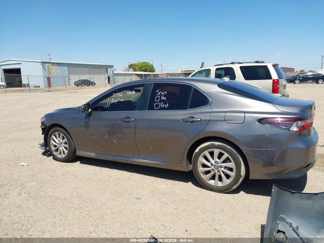 2021 Toyota Camry Le მანქანა იყიდება აუქციონზე, vin: 4T1C11AK4MU537805, აუქციონის ნომერი: 45298550
