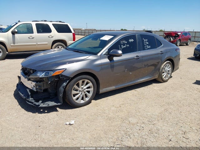 2021 Toyota Camry Le მანქანა იყიდება აუქციონზე, vin: 4T1C11AK4MU537805, აუქციონის ნომერი: 45298550