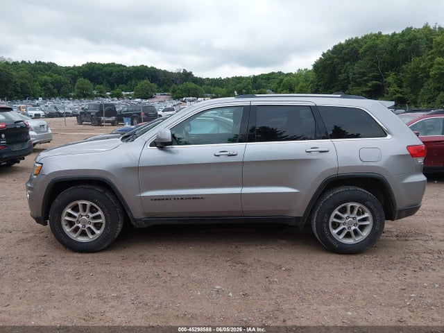 2018 Jeep Grand Cherokee Laredo E 4x4 მანქანა იყიდება აუქციონზე, vin: 1C4RJFAG8JC373600, აუქციონის ნომერი: 45298588