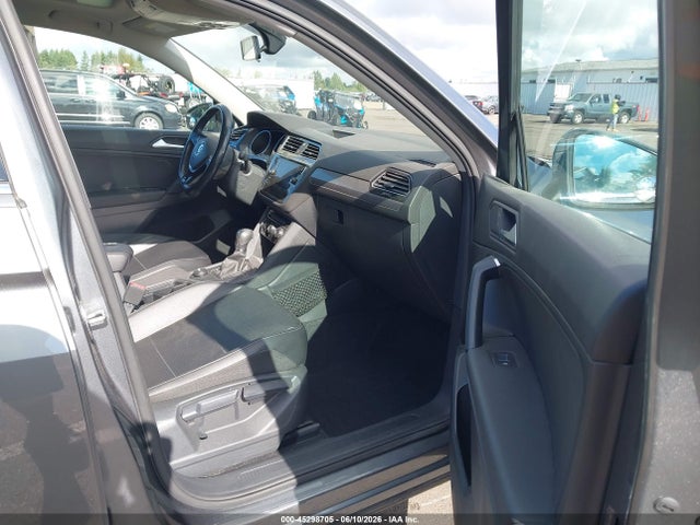 3VV2B7AX4KM027727 Volkswagen Tiguan 2.0t Se/2.0t Sel/2.0t Sel R-line/2.0t Sel R-line Black