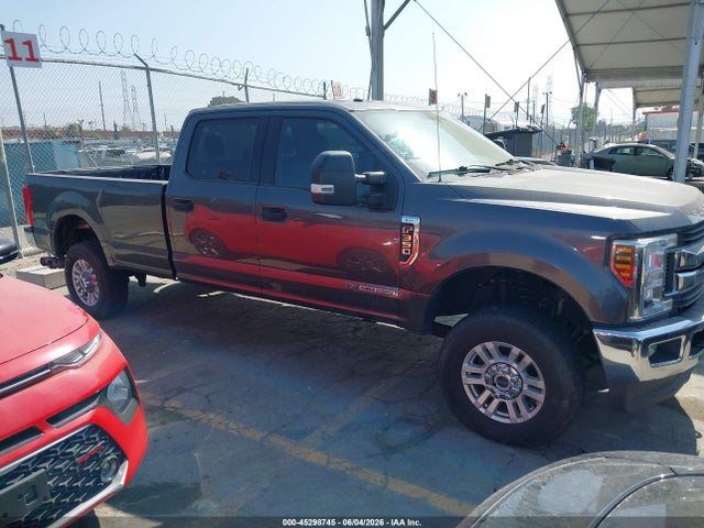 Ford F-350 Xlt 2018 1FT8W3BT4JEC91875 Image 13