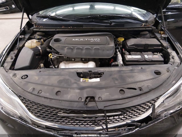Продажа на аукционе авто 2015 Chrysler 200 Limited, vin: 1C3CCCAB8FN723858, номер лота: 45298796