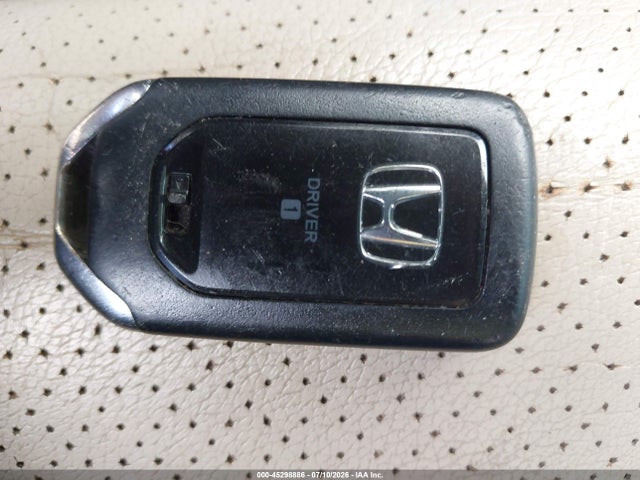 45298886 :رقم المزاد ، 1HGCR2F80HA150662 vin ، 2017 Honda Accord Ex-l مزاد بيع