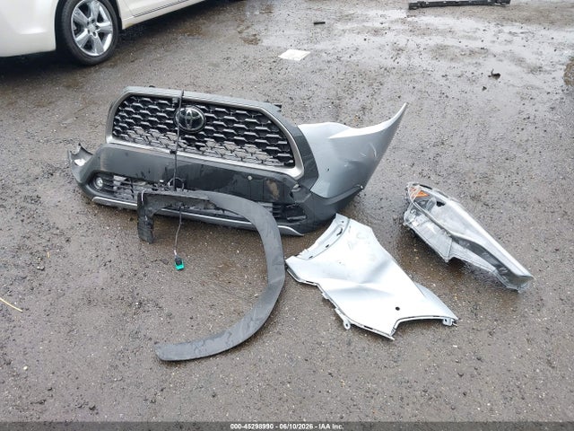 Продажа на аукционе авто 2025 Toyota Corolla Cross Xle, vin: 7MUEAABGXSV128013, номер лота: 45298990