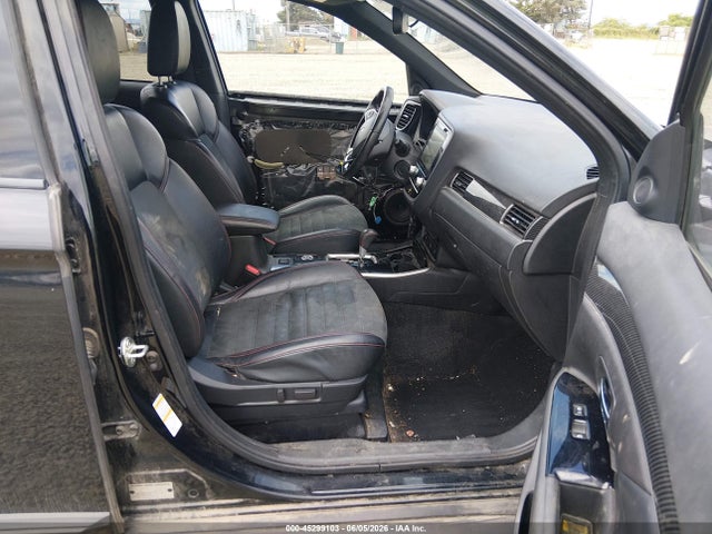 2020 Mitsubishi Outlander Le 2.4 S-awc მანქანა იყიდება აუქციონზე, vin: JA4AZ3A35LZ035163, აუქციონის ნომერი: 45299103