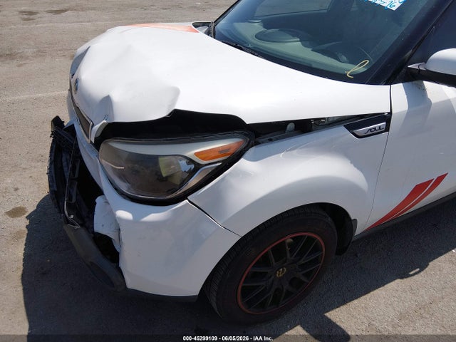 Продаж на аукціоні авто 2015 Kia Soul, vin: KNDJN2A26F7813750, номер лоту: 45299109