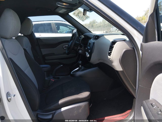 Продаж на аукціоні авто 2015 Kia Soul, vin: KNDJN2A26F7813750, номер лоту: 45299109