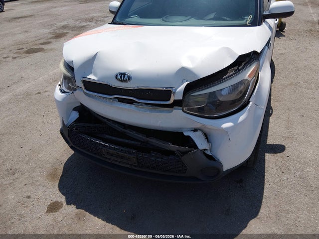 Продаж на аукціоні авто 2015 Kia Soul, vin: KNDJN2A26F7813750, номер лоту: 45299109