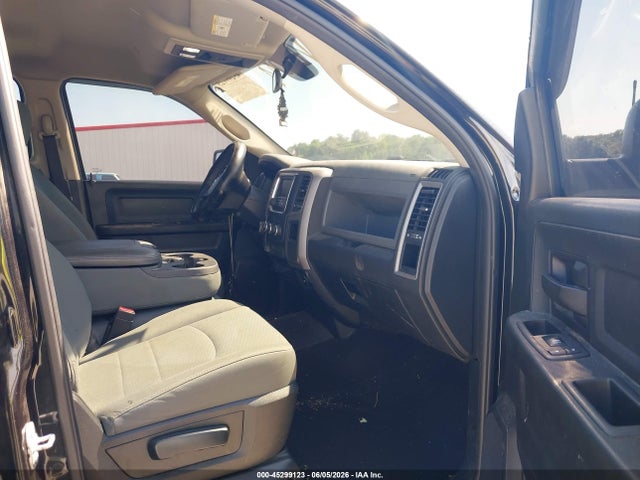 Продаж на аукціоні авто 2018 Ram 1500 Express  4x4 5'7 Box, vin: 1C6RR7KT9JS250895, номер лоту: 45299123