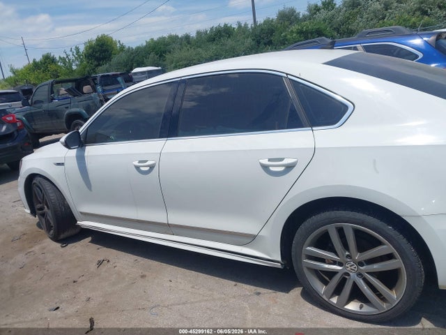 2017 Volkswagen Passat 1.8t R-line მანქანა იყიდება აუქციონზე, vin: 1VWDT7A37HC009523, აუქციონის ნომერი: 45299162