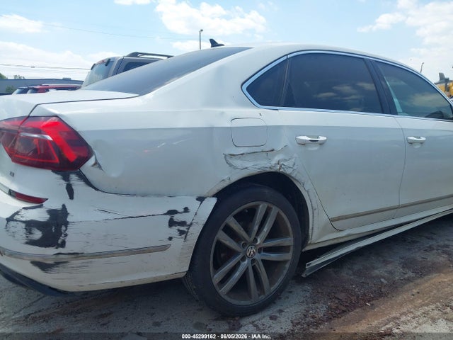 2017 Volkswagen Passat 1.8t R-line მანქანა იყიდება აუქციონზე, vin: 1VWDT7A37HC009523, აუქციონის ნომერი: 45299162