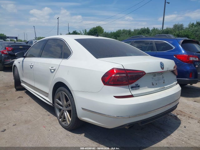 2017 Volkswagen Passat 1.8t R-line მანქანა იყიდება აუქციონზე, vin: 1VWDT7A37HC009523, აუქციონის ნომერი: 45299162