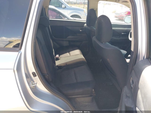 Mitsubishi Outlander Se 2014 JA4AZ3A39EZ008342 Image 8