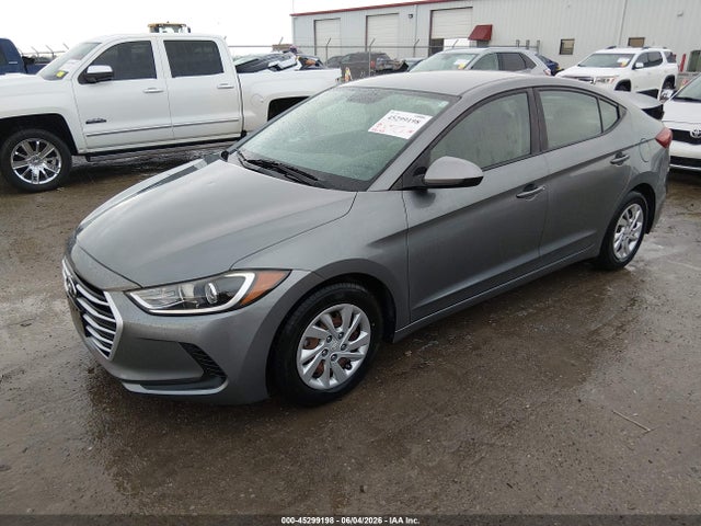 Hyundai ELANTRA SE 2017 KMHD74LF3HU400025 Image 2