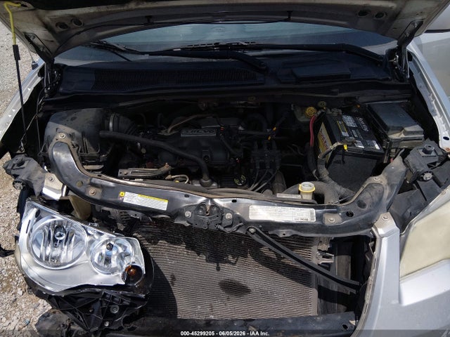 45299205 :رقم المزاد ، 2A4RR5D13AR213801 vin ، 2010 Chrysler Town & Country Touring مزاد بيع
