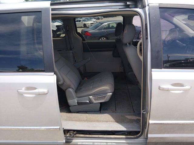 45299205 :رقم المزاد ، 2A4RR5D13AR213801 vin ، 2010 Chrysler Town & Country Touring مزاد بيع