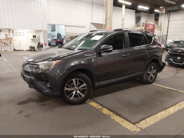 Toyota Rav4 Xle 2018 JTMRFREV7JJ178899 Image 2
