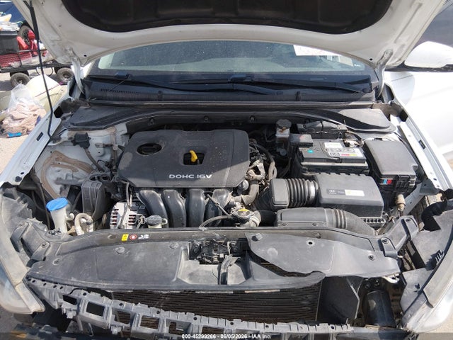 5NPD84LF6JH246945 Hyundai ELANTRA SEL