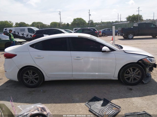 5NPD84LF6JH246945 Hyundai ELANTRA SEL