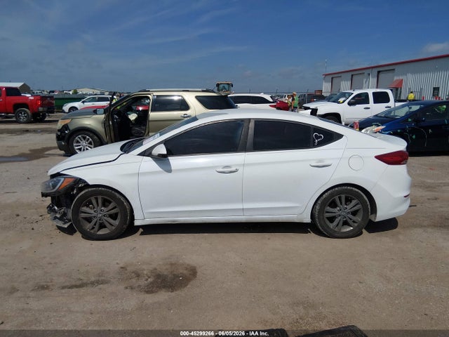 5NPD84LF6JH246945 Hyundai ELANTRA SEL