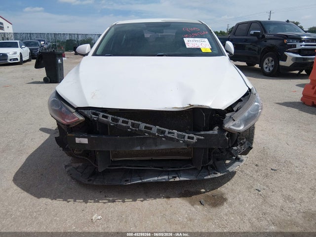 5NPD84LF6JH246945 Hyundai ELANTRA SEL