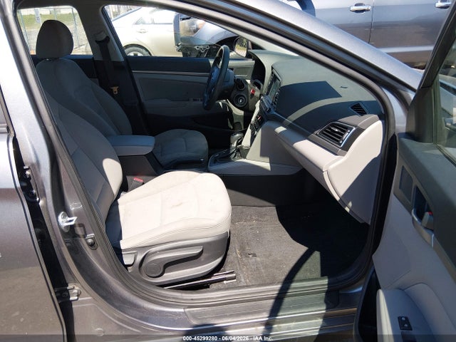 Hyundai ELANTRA SEL 2018 5NPD84LFXJH354016 Image 5