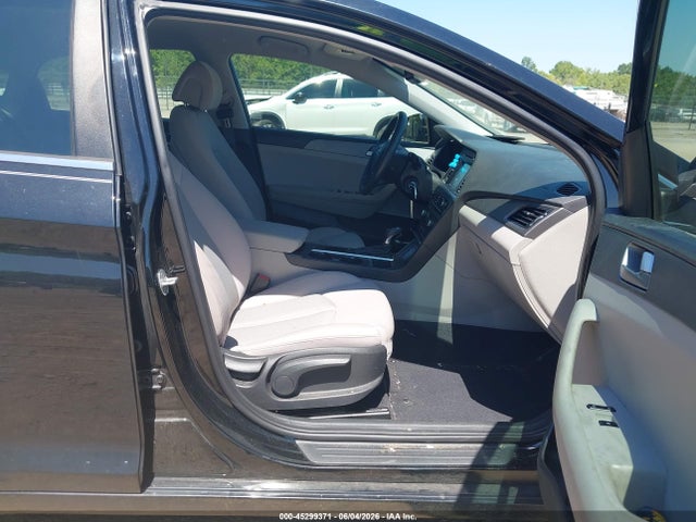 Продажа на аукционе авто 2017 Hyundai Sonata Se, vin: 5NPE24AF5HH543563, номер лота: 45299371