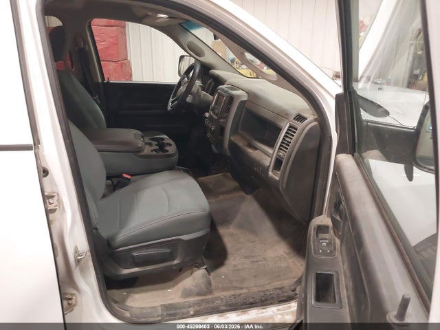 1C6RR7KG2HS598051 RAM 1500 Tradesman 4x4 5&#039;7 Box