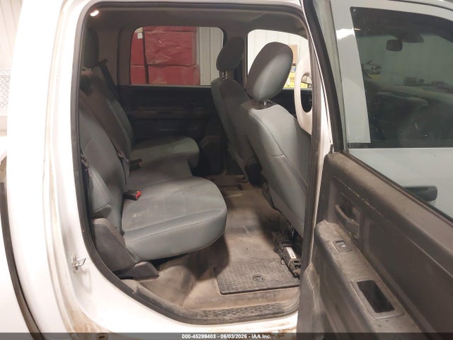1C6RR7KG2HS598051 RAM 1500 Tradesman 4x4 5&#039;7 Box