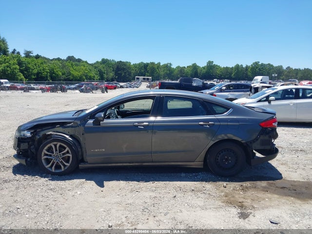 45299404 :رقم المزاد ، 3FA6P0LU8HR296259 vin ، 2017 Ford Fusion Hybrid Se مزاد بيع