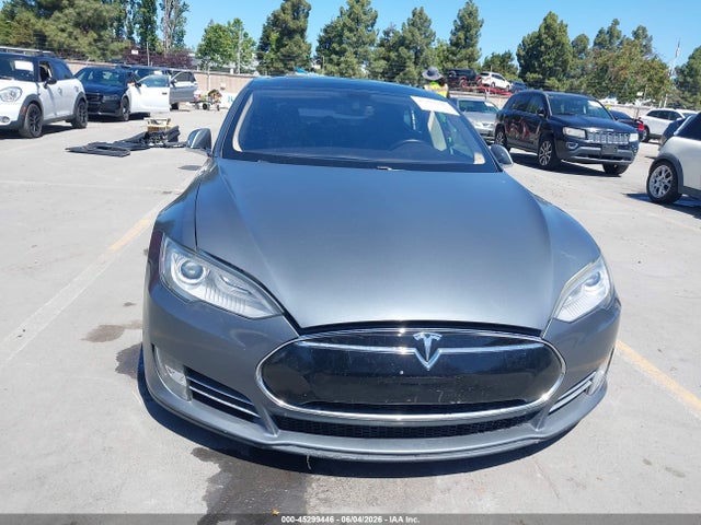 2013 Tesla Model S მანქანა იყიდება აუქციონზე, vin: 5YJSA1DG5DFP09520, აუქციონის ნომერი: 45299446