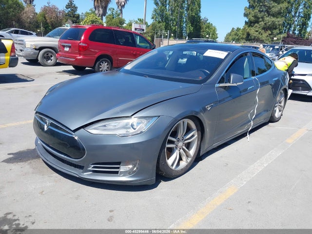 2013 Tesla Model S მანქანა იყიდება აუქციონზე, vin: 5YJSA1DG5DFP09520, აუქციონის ნომერი: 45299446