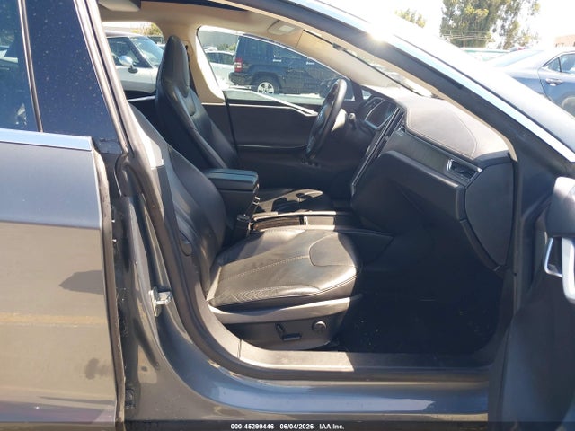 2013 Tesla Model S მანქანა იყიდება აუქციონზე, vin: 5YJSA1DG5DFP09520, აუქციონის ნომერი: 45299446