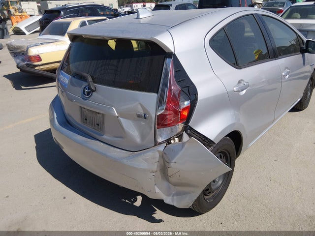 Toyota Prius C One 2015 JTDKDTB36F1108017 Image 6