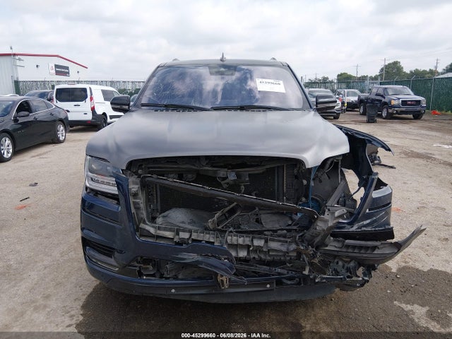 5LMJJ2LTXKEL25398 Lincoln Navigator Reserve
