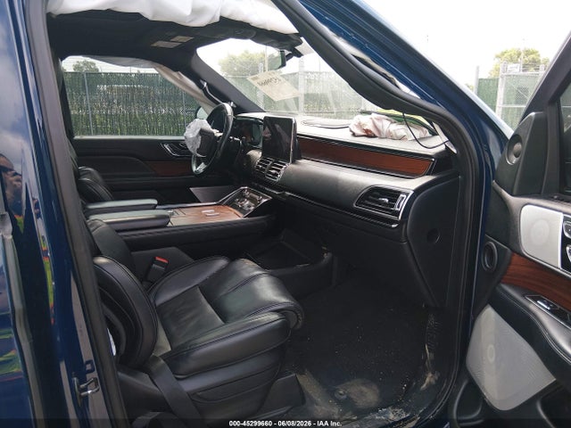 5LMJJ2LTXKEL25398 Lincoln Navigator Reserve