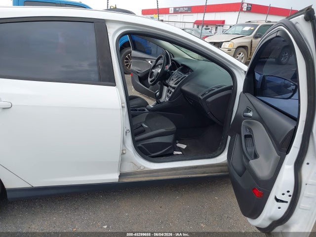 45299688 :رقم المزاد ، 1FADP3K25EL368098 vin ، 2014 Ford Focus Se مزاد بيع